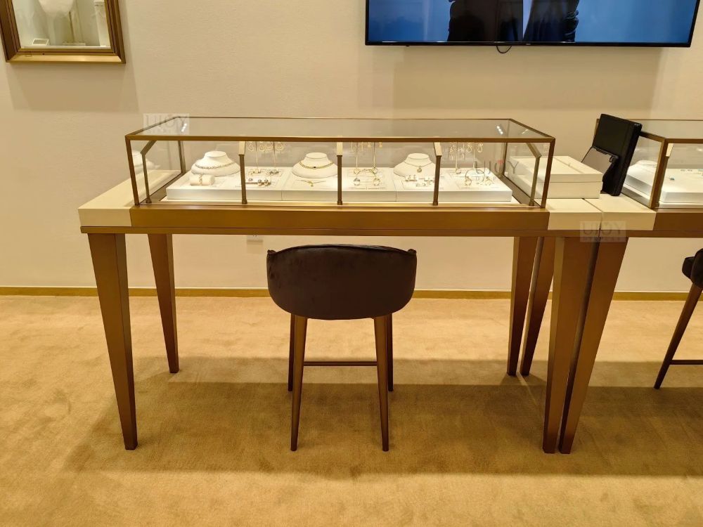 From Retail Displays to Home Hacks—The Power of Perfect Perspex