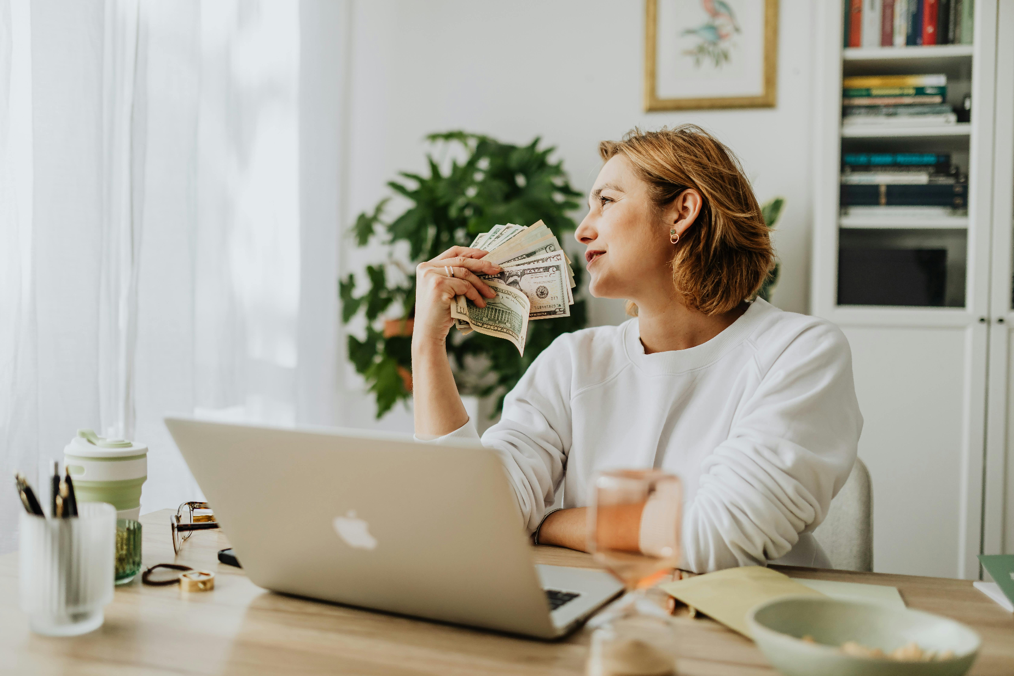 8 Awesome Side Hustles That Can Get You A Pretty Penny
