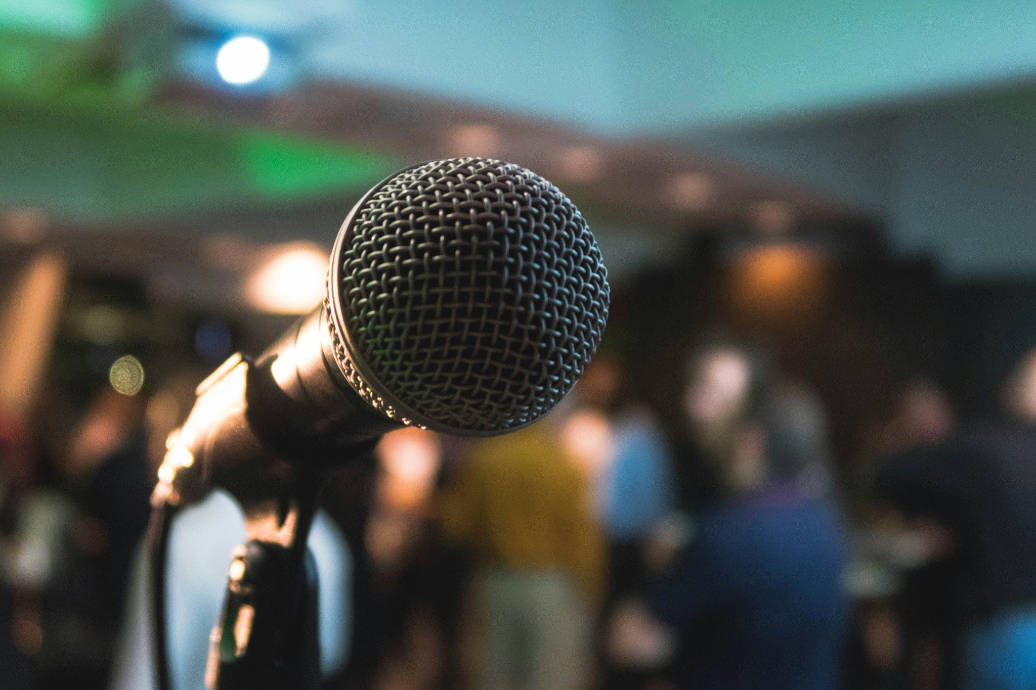 How Thought Leaders Shape Public Discourse